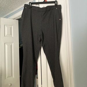 Anne Klein Women’s Black and White Patterned Dress Pants